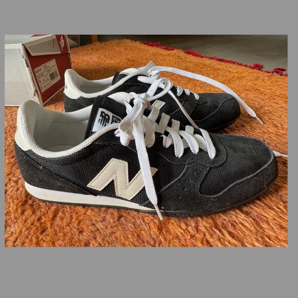 New Balance Classic Sneakers, Men's Size 10, Black & White, ML501KW - Picture 2 of 11